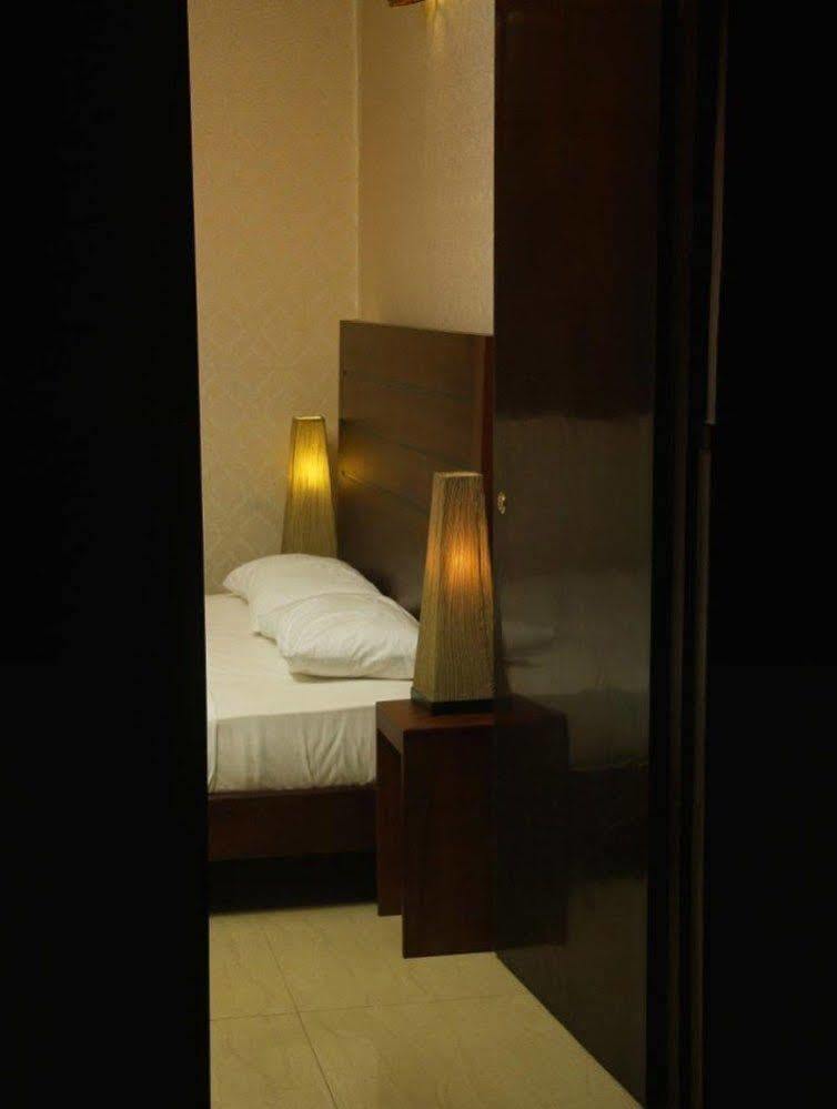 Victory Hotel كاندي المظهر الخارجي الصورة