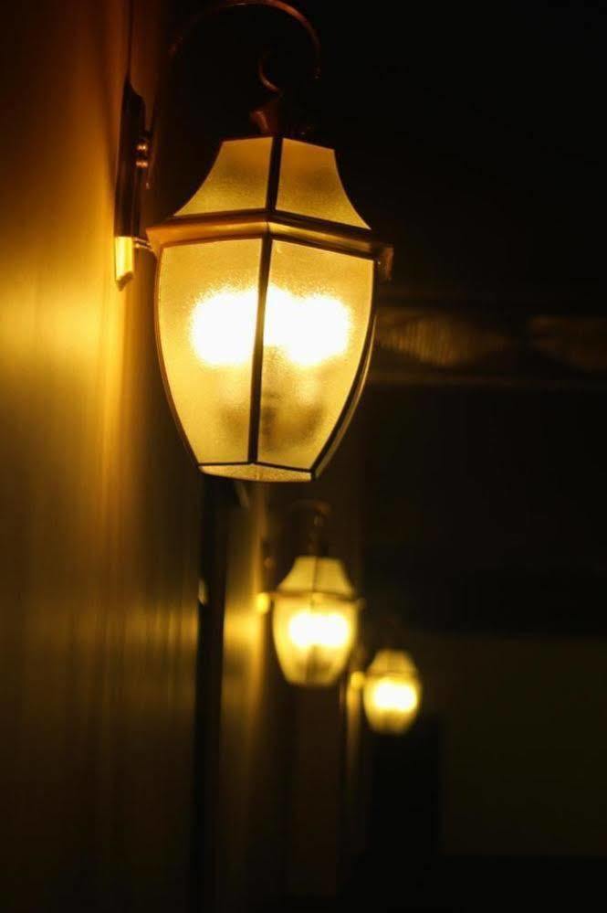 Victory Hotel كاندي المظهر الخارجي الصورة